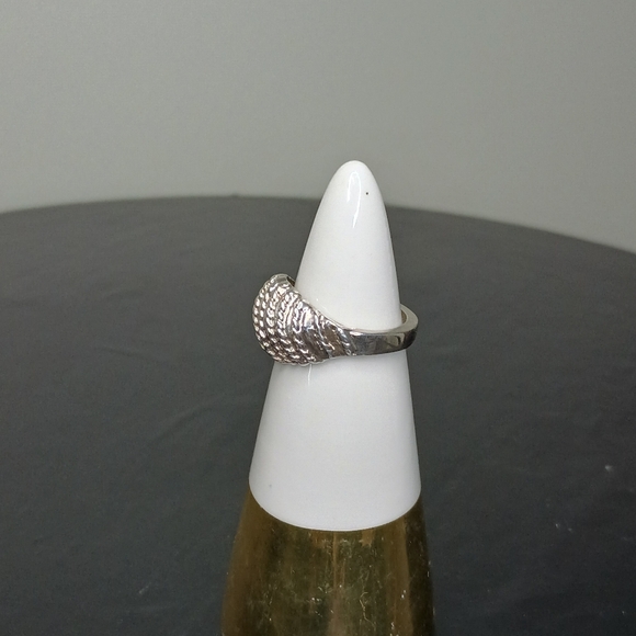 Vintage Sterling Silver Twisted Domed Ring - Picture 3 of 6